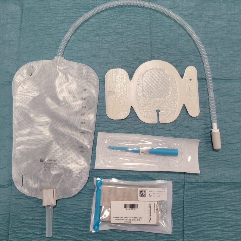 Poches urinaires stériles, raccords coniques souples, luer lock, pansements plastifiés transparents pour le changement de sonde de néphrostomie.