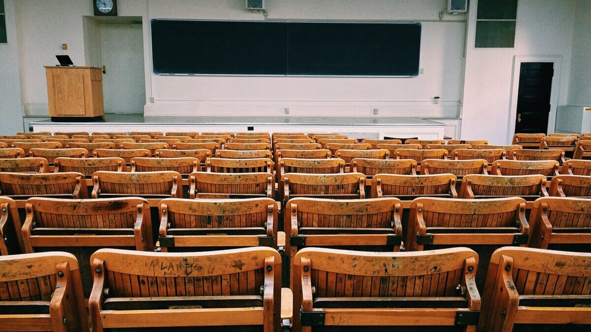 Salle de classe vide