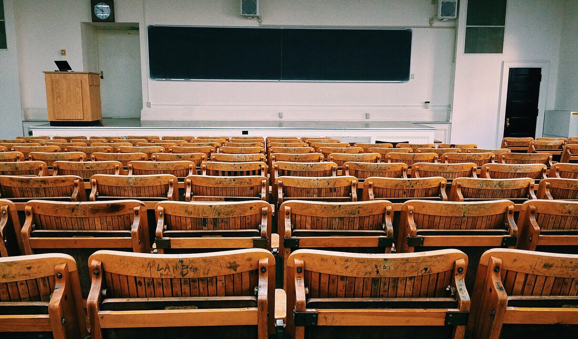 Salle de classe vide