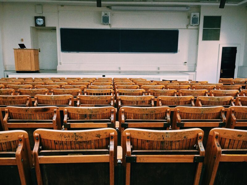 Salle de classe vide